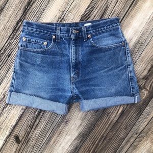 Vintage High Waist Levi’s 505 Shorts Raw Hem 8